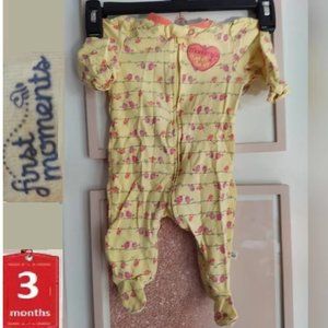 🎁 10/$25 -Yellow and pink sleeper with birds, 3 months